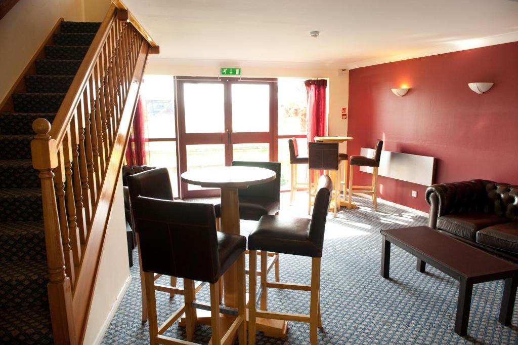The Lodge Hotel バーミンガム エクステリア 写真