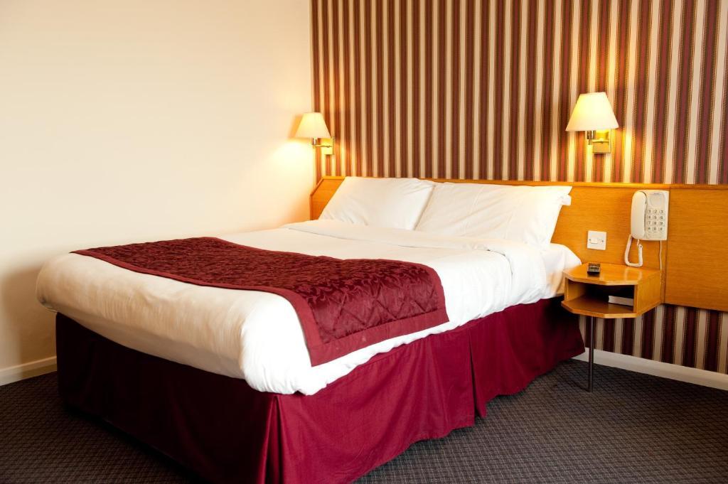 The Lodge Hotel バーミンガム エクステリア 写真